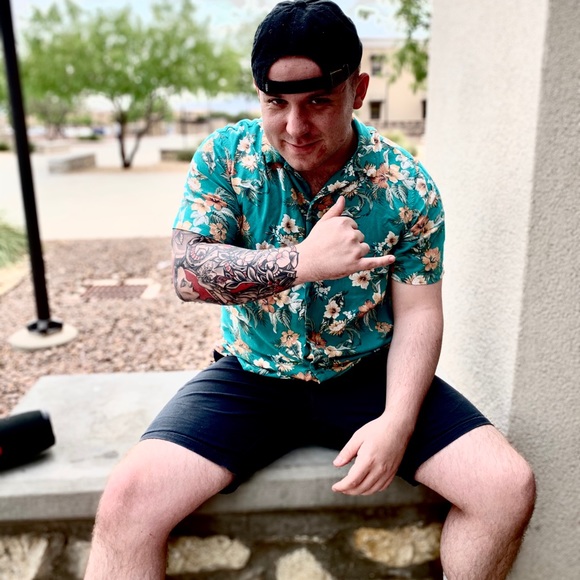 Meet your Posher, Dezmond - Picture 1 of 1